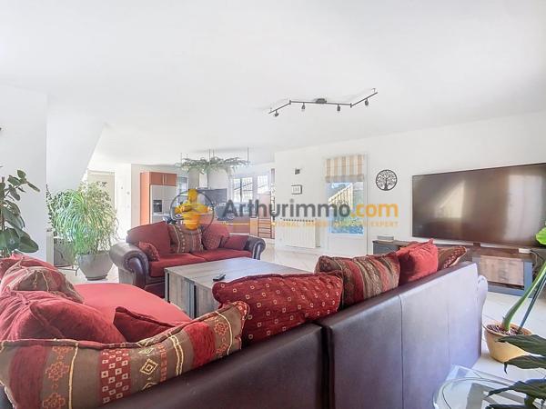 Vente                                                      Maison
                        
                     5 pièces                      179 m2                     à Perpignan