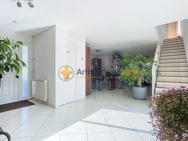 Vente                                                      Maison
                        
                     5 pièces                      179 m2                     à Perpignan
