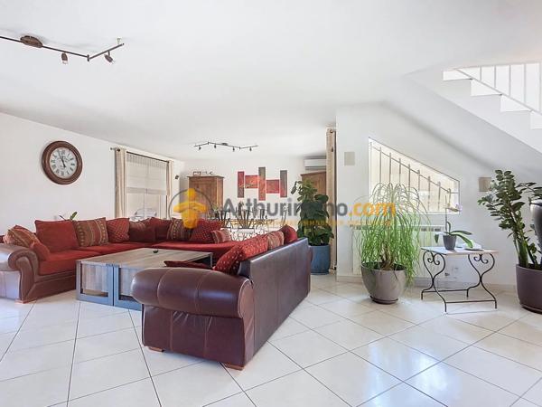 Vente                                                      Maison
                        
                     5 pièces                      179 m2                     à Perpignan