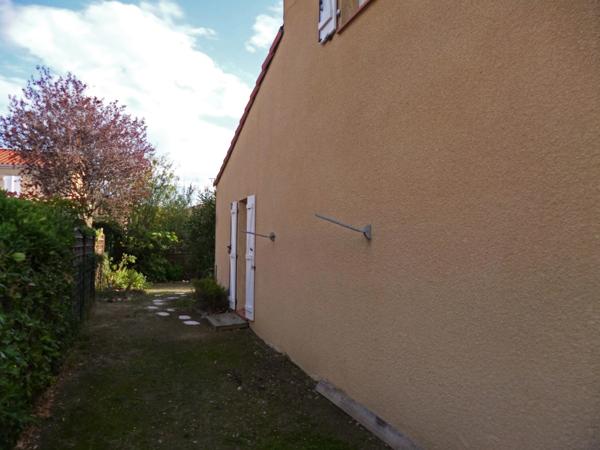 Dpt Pyrénées Orientales (66), à vendre à CANOHES maison P4 de 89 m² avec terrasse et garage - Terrain 198 m²