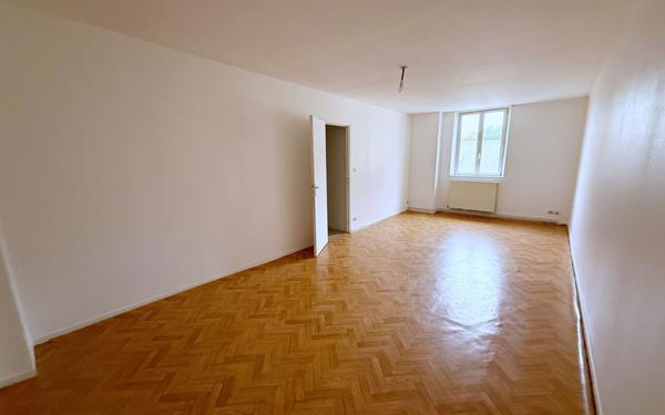 Maison à louer    3 pièces •  La Fère