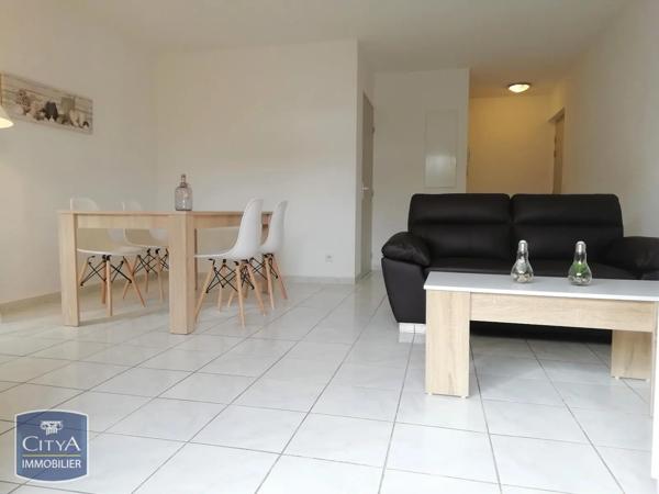 Appartement à louer 2 pièces 47.55m² Sorgues (84700)