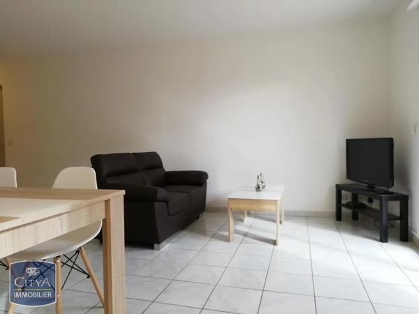 Appartement à louer 2 pièces 47.55m² Sorgues (84700)