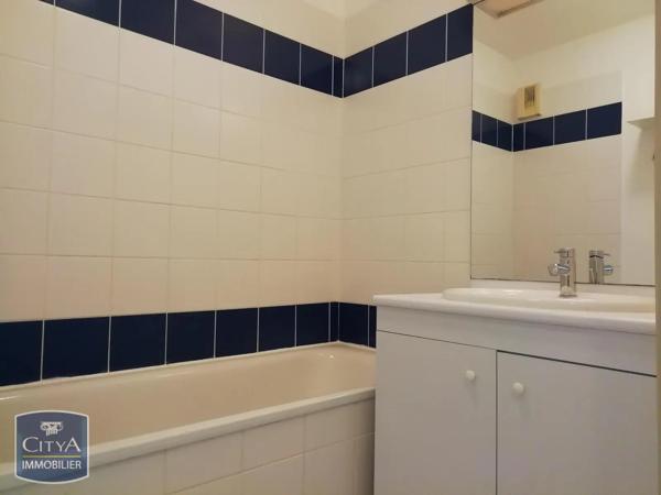 Appartement à louer 2 pièces 47.55m² Sorgues (84700)