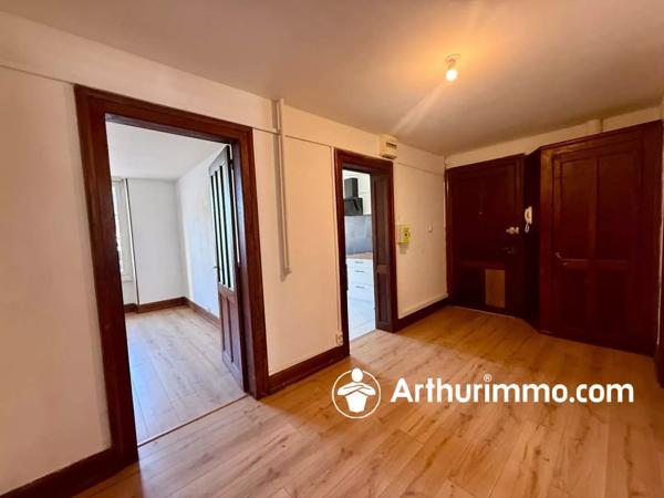 Vente                                                      Appartement
                        
                     3 pièces                      72 m2                     à Belfort