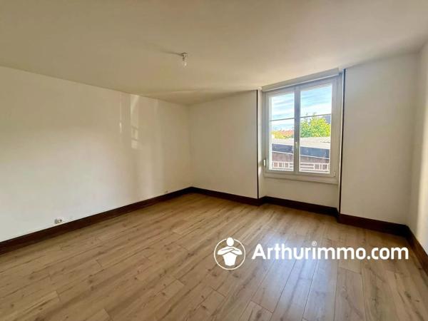 Vente                                                      Appartement
                        
                     3 pièces                      72 m2                     à Belfort