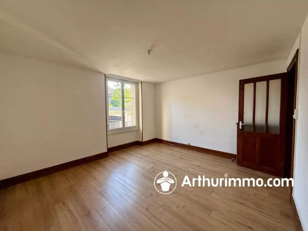 Vente                                                      Appartement
                        
                     3 pièces                      72 m2                     à Belfort