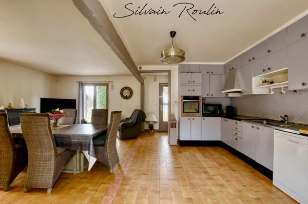 Maison T5 135 m2 avec piscine, terrain arboré et dépendance – environnement lavande et nature – Malataverne