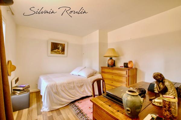 Maison T5 135 m2 avec piscine, terrain arboré et dépendance – environnement lavande et nature – Malataverne