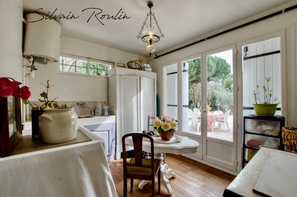 Maison T5 135 m2 avec piscine, terrain arboré et dépendance – environnement lavande et nature – Malataverne