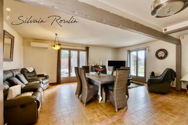 Maison T5 135 m2 avec piscine, terrain arboré et dépendance – environnement lavande et nature – Malataverne