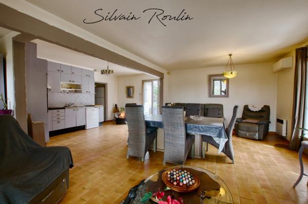 Maison T5 135 m2 avec piscine, terrain arboré et dépendance – environnement lavande et nature – Malataverne