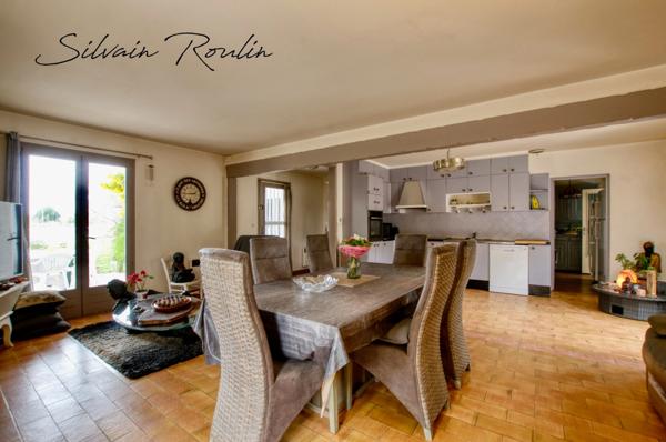 Maison T5 135 m2 avec piscine, terrain arboré et dépendance – environnement lavande et nature – Malataverne