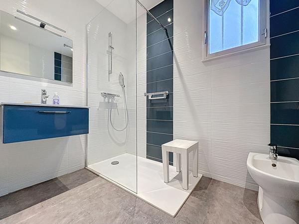 Plain-pied, non-mitoyen, au calme, fort potentiel à Vertou, Bus, 3 chambres, jardin