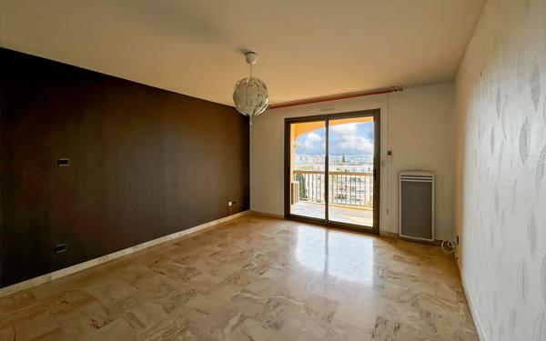 Appartement à vendre    10 pièces • 204,50 m2 Hyères