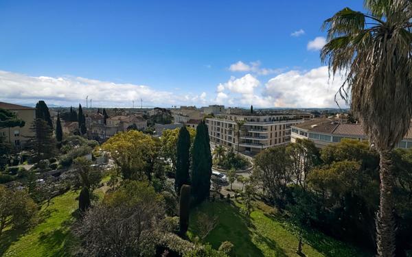 Appartement à vendre    10 pièces • 204,50 m2 Hyères