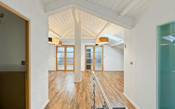 Appartement à vendre    10 pièces • 204,50 m2 Hyères