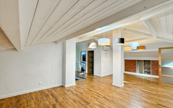 Appartement à vendre    10 pièces • 204,50 m2 Hyères