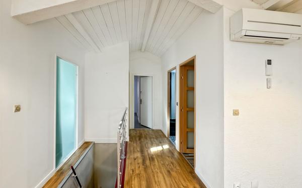 Appartement à vendre    10 pièces • 204,50 m2 Hyères