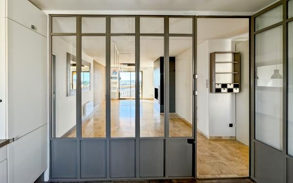 Appartement à vendre    10 pièces • 204,50 m2 Hyères