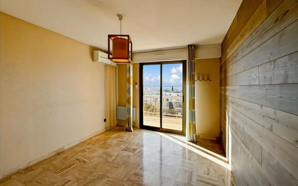 Appartement à vendre    10 pièces • 204,50 m2 Hyères