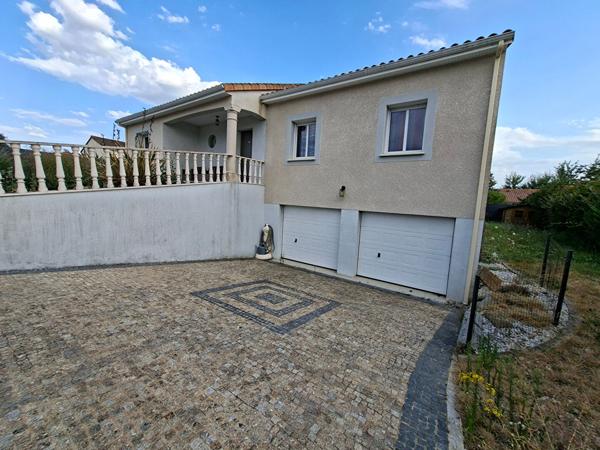 Maison 6 pièces à vendre Dangé Saint Romain - 86220 / Réf: 12063