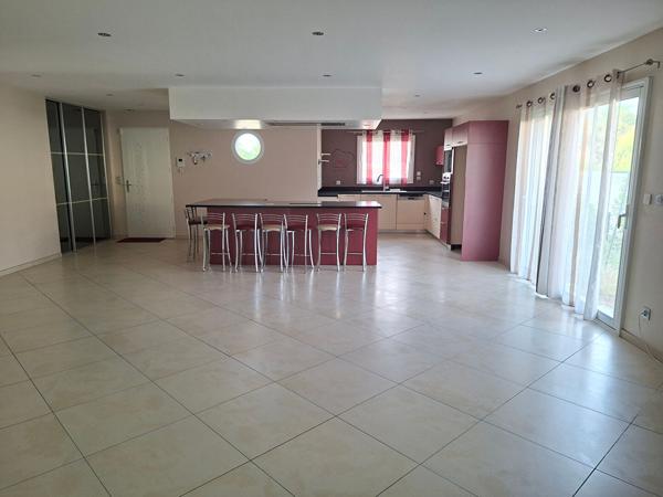 Maison 6 pièces à vendre Dangé Saint Romain - 86220 / Réf: 12063