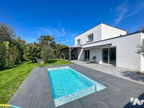 Maison - CAUDAN de 2012 de 123 m² avec piscine 