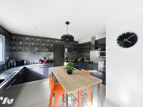 Maison - CAUDAN de 2012 de 123 m² avec piscine 