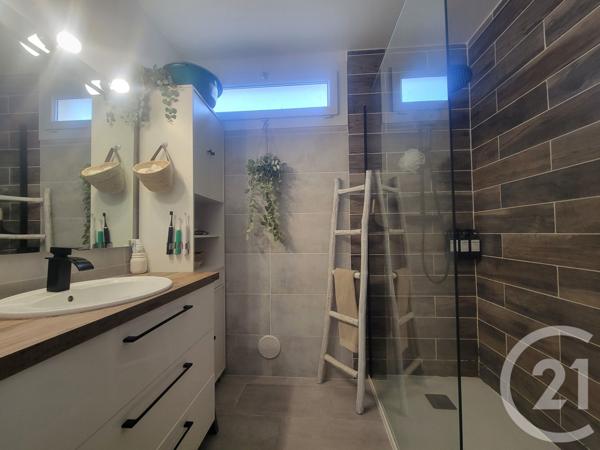 Appartement T3 à vendre  3 pièces - 65 m2 COGOLIN - 83