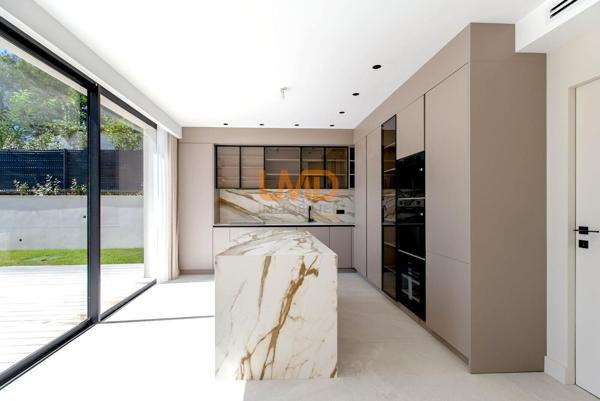 Mouans Sartoux - Magnifique Villa Contemporaine de 280m2 Neuve