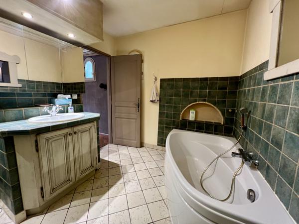 Saint-Romain-en-Viennois (84110) VAISON LA ROMAINE - 5 Min -Villa 180 m2 - 4 CHAMBRES - 3 SALLES D'EAU - 1860 M2 TERRAIN - PISCINE