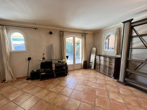 Saint-Romain-en-Viennois (84110) VAISON LA ROMAINE - 5 Min -Villa 180 m2 - 4 CHAMBRES - 3 SALLES D'EAU - 1860 M2 TERRAIN - PISCINE