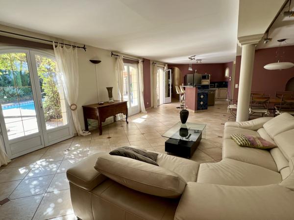 Saint-Romain-en-Viennois (84110) VAISON LA ROMAINE - 5 Min -Villa 180 m2 - 4 CHAMBRES - 3 SALLES D'EAU - 1860 M2 TERRAIN - PISCINE