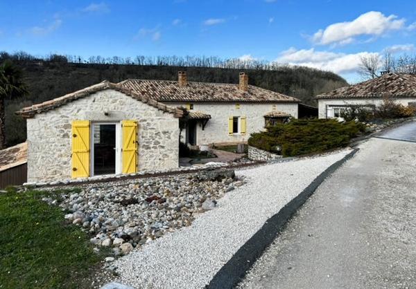 UNIQUE .. AU BOUT DU MONDE .. PROPRIETE DE CAMPAGNE .