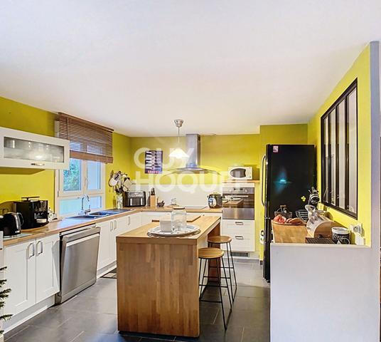 Pavillon 4 chambres, vivable de plain pied , sous sol total à CREPY EN VALOIS