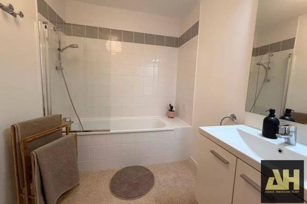 EXCLUSIVITE - BREST - APPARTEMENT T3 - TERRASSE - PARKING PRIVE - RESIDENCE RECENTE