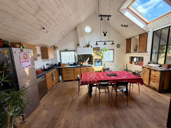 Maison de ville 3 chambres + bureau avec jardin