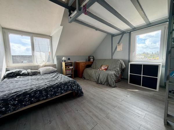 Maison de ville 3 chambres + bureau avec jardin