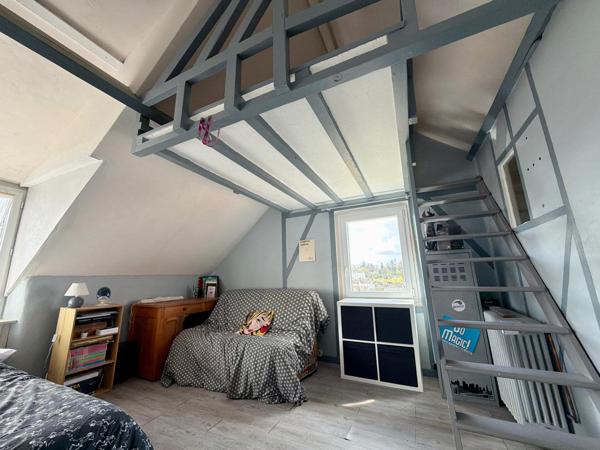 Maison de ville 3 chambres + bureau avec jardin