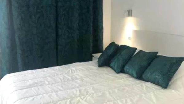 Immeuble à vendre 11 pièces de 184 m²