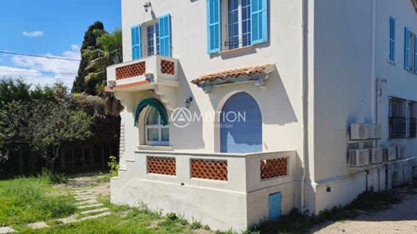 Immeuble à vendre 11 pièces de 184 m²