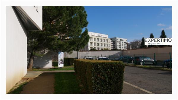 Lyon (69007) RARE 2 studios en 1 lot LYON 7 au calme proche TRAM 2