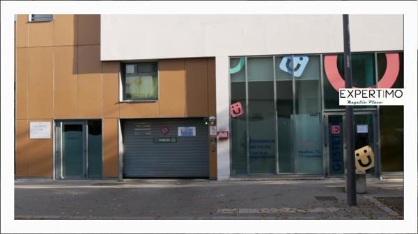 Lyon (69007) RARE 2 studios en 1 lot LYON 7 au calme proche TRAM 2