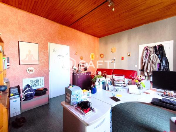 Ancienne maison bourgeoise de 1924 d'une surface habitable de 175 m2 sur terrain clos et arboré de 893 m2