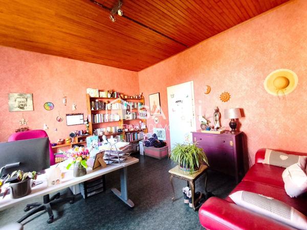 Ancienne maison bourgeoise de 1924 d'une surface habitable de 175 m2 sur terrain clos et arboré de 893 m2