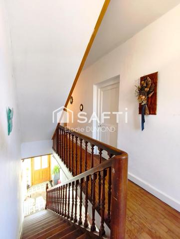 Ancienne maison bourgeoise de 1924 d'une surface habitable de 175 m2 sur terrain clos et arboré de 893 m2