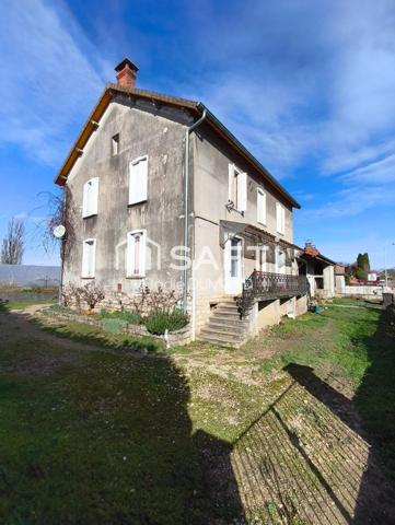 Ancienne maison bourgeoise de 1924 d'une surface habitable de 175 m2 sur terrain clos et arboré de 893 m2