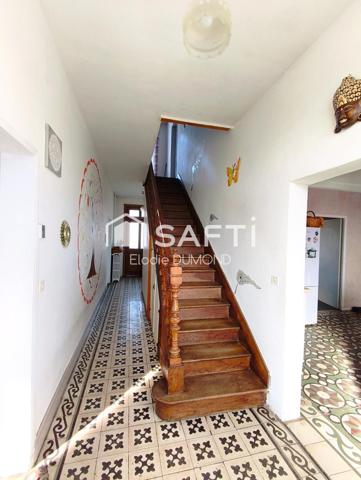 Ancienne maison bourgeoise de 1924 d'une surface habitable de 175 m2 sur terrain clos et arboré de 893 m2