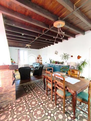 Ancienne maison bourgeoise de 1924 d'une surface habitable de 175 m2 sur terrain clos et arboré de 893 m2